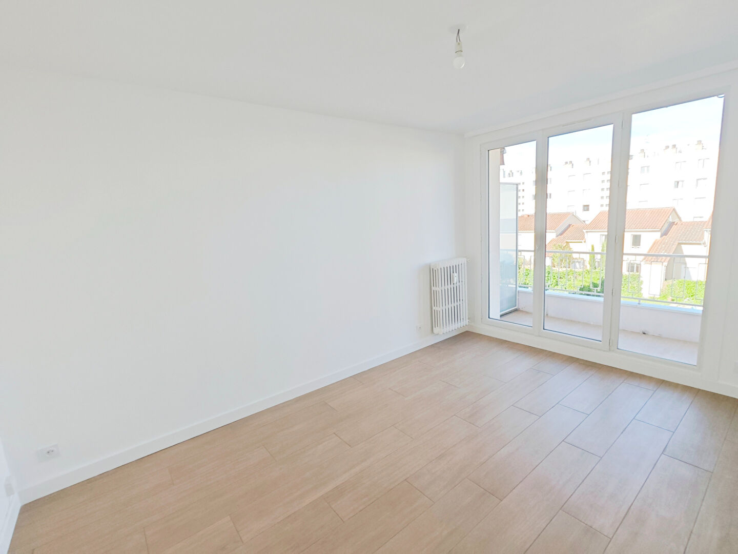 Appartement  refait \u00e0 neuf Tassin La Demi Lune 2 pi\u00e8ce(s) 44 m2