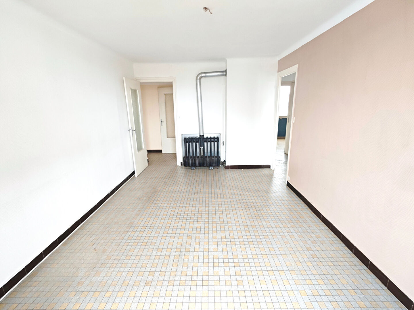 Appartement  \u00e0 r\u00e9nover Lyon 4 pi\u00e8ce(s) 2